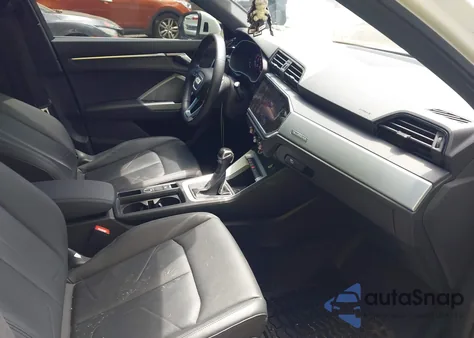 2020 Audi Q3 Premium 45 Tfsi Quattro Tiptronic from USA, damaged, VIN WA1AECF32L1115054